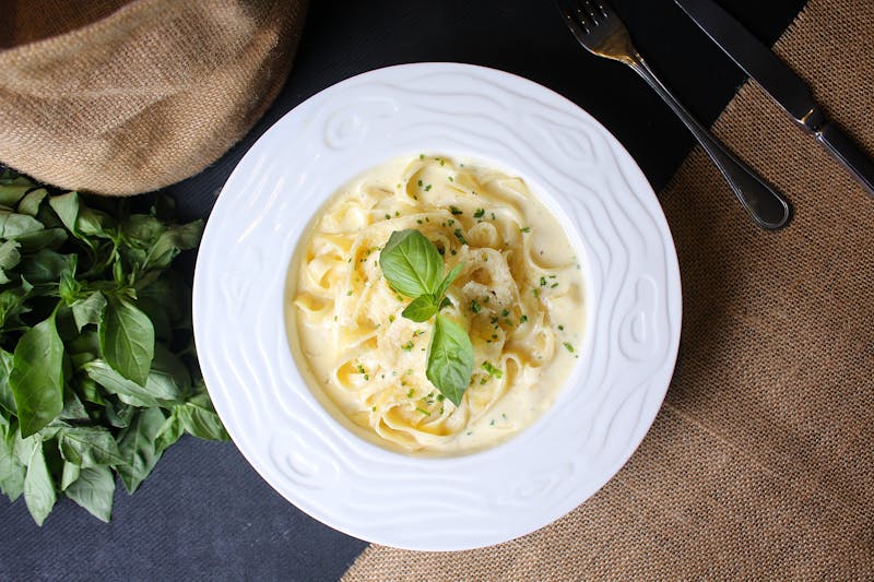 Creamy fettuccine alfredo pasta